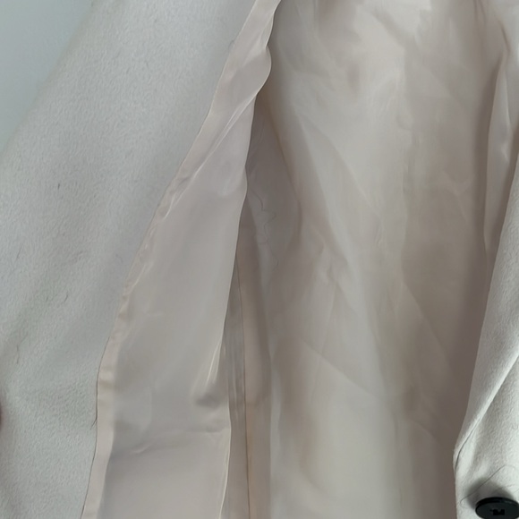 Missguided off white blazer size 4 oversized
felt blazer bin 33 GUC - Picture 9 of 9